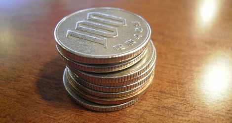 100 yen coins